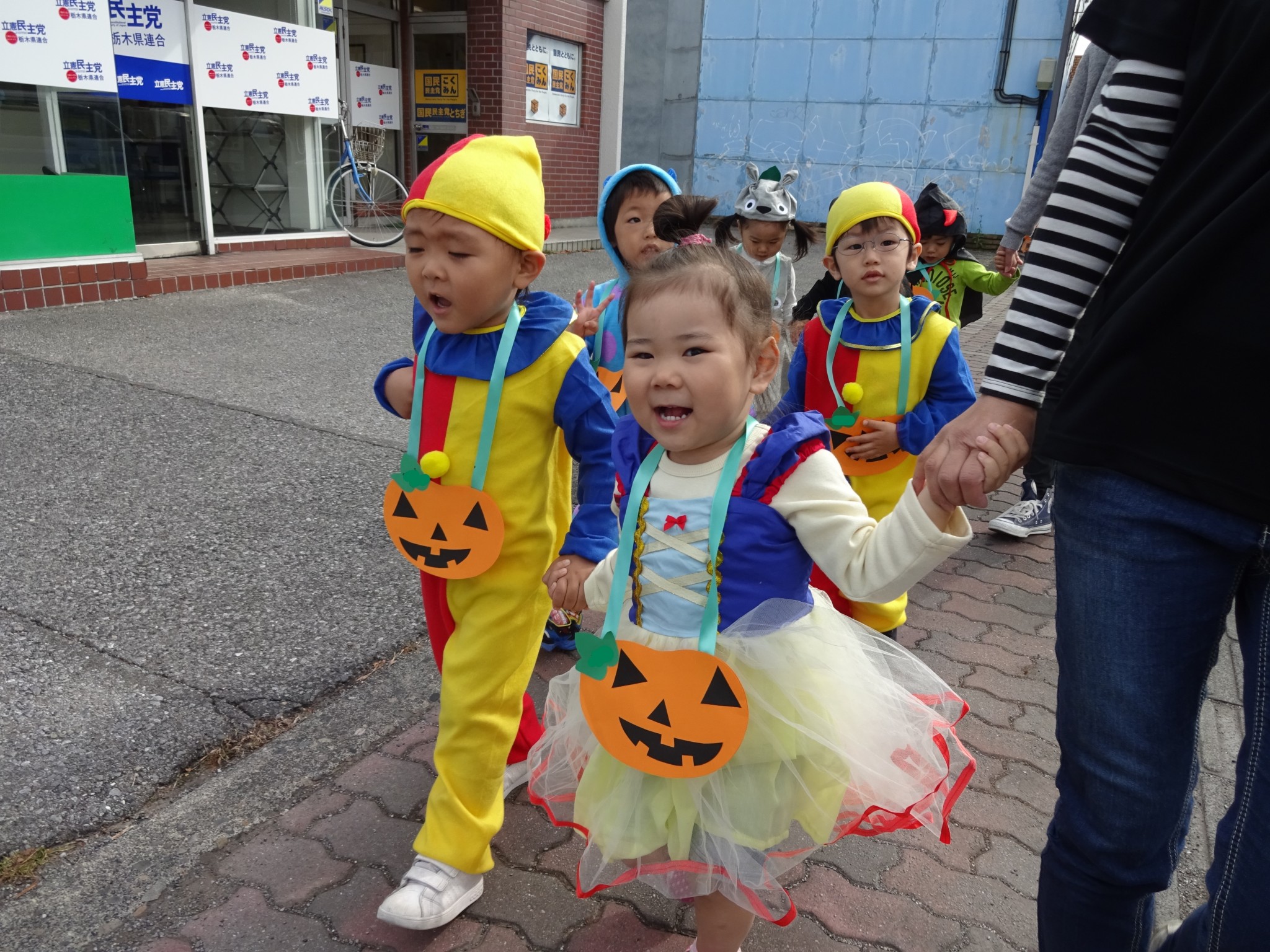 ハロウィン散歩 お知らせ 保育日誌 きらら保育園 宇都宮さくら