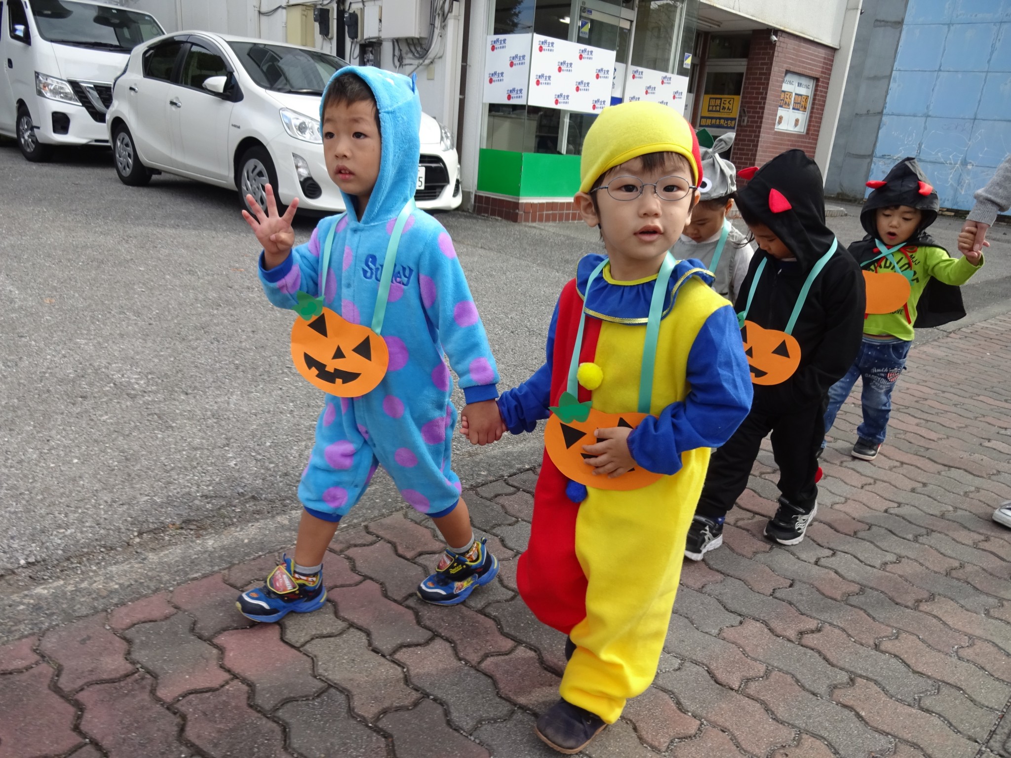 ハロウィン散歩 お知らせ 保育日誌 きらら保育園 宇都宮さくら